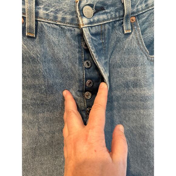 Women’s Levi’s 501 Cropped Jeans. Size 32X26. NWT! - Picture 3 of 4